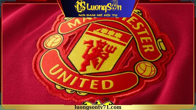 Màu đỏ trong áo đấu Manchester United còn là một phần văn hóa của câu lạc bộ Màu đỏ trong áo đấu Manchester United còn là một phần văn hóa của câu lạc bộ