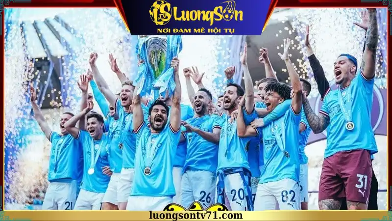 Màu sắc truyền thống của Manchester City là xanh da trời Màu sắc truyền thống của Manchester City là xanh da trời